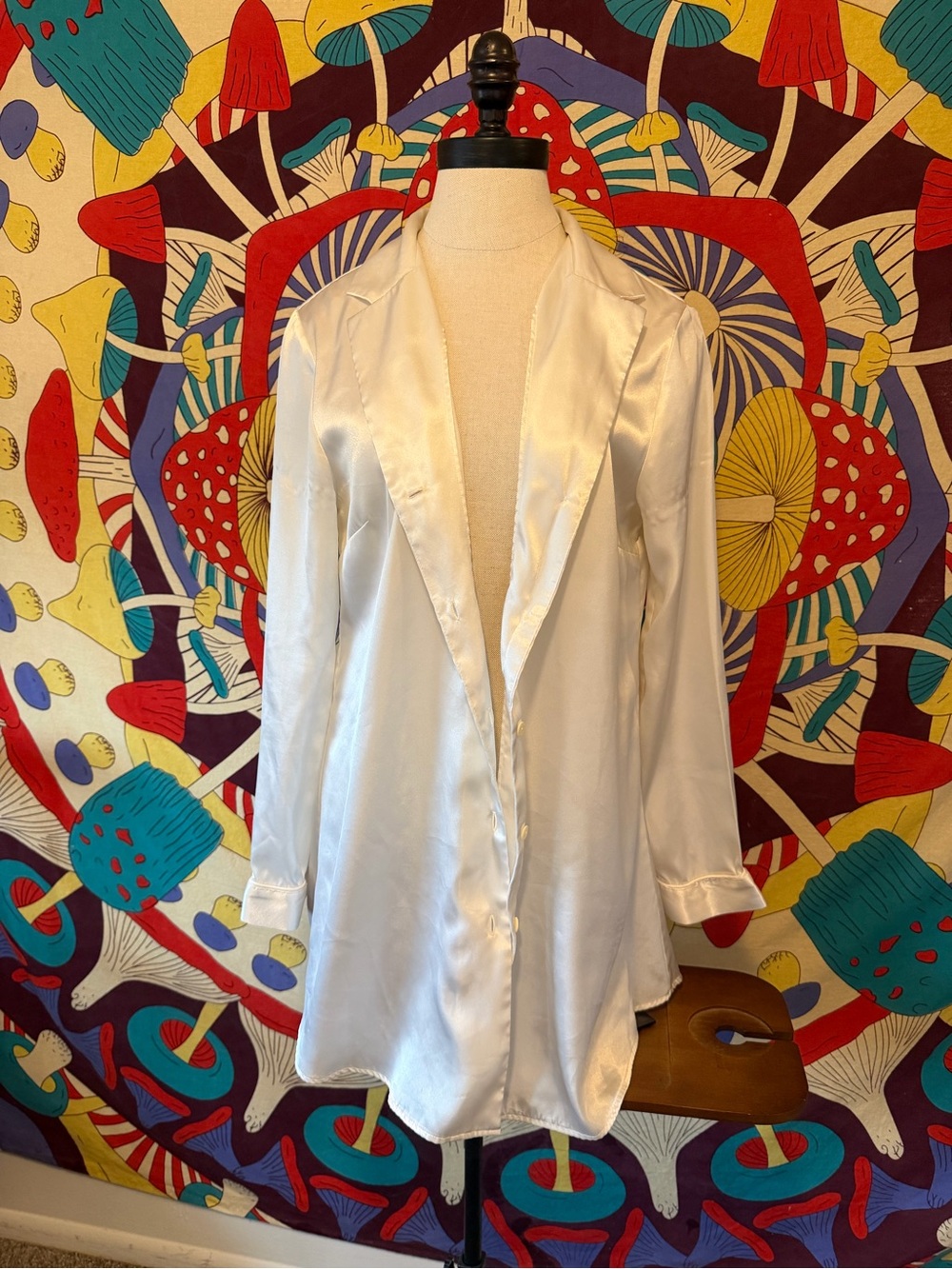 Silky White Satin Button-Up Shirt - Picture 2 of 5
